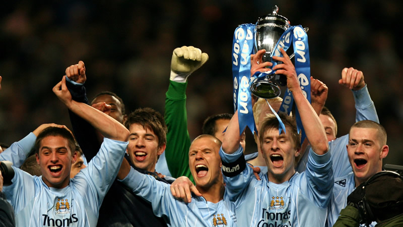 维埃里：现在拿皮奥和其他人比较毫无意义，应该让他安心踢球（维埃里：别再拿皮奥跟他人对比了，让他专心踢球才是正道）