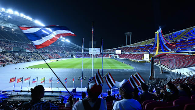 字母哥复出半场砍两双，雄鹿12记三分，半场1分领先（字母哥复出半场两双，雄鹿外线轰进12记三分，半场仅领先1分）