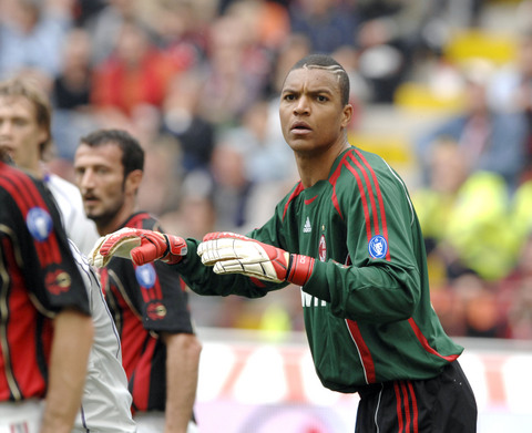 西甲：皇马客场1-1战平比利亚雷亚尔（西甲：皇马客场与比利亚雷亚尔1-1握手言和）