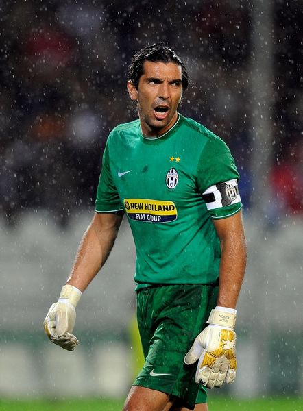 国脚连续两场关键进球