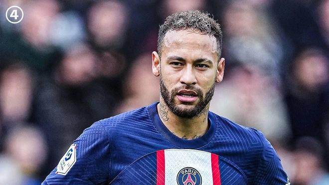 在极光下滑冰，这算不算人生的“高光”时刻？（极光之下滑冰，是否人生最闪耀的瞬间？）