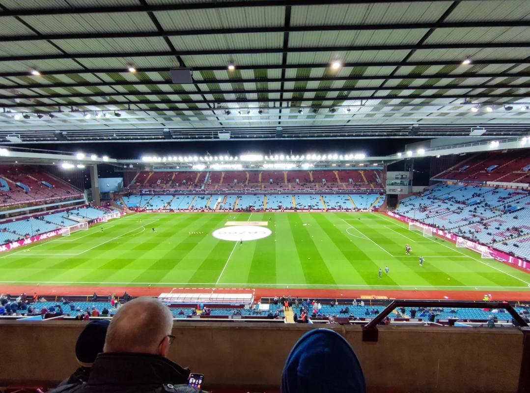 今晚能否进球？塞鸟发布亚冠主场对阵麦克阿瑟个人海报（塞鸟发布亚冠主场战麦克阿瑟个人海报：今夜能破门吗？）