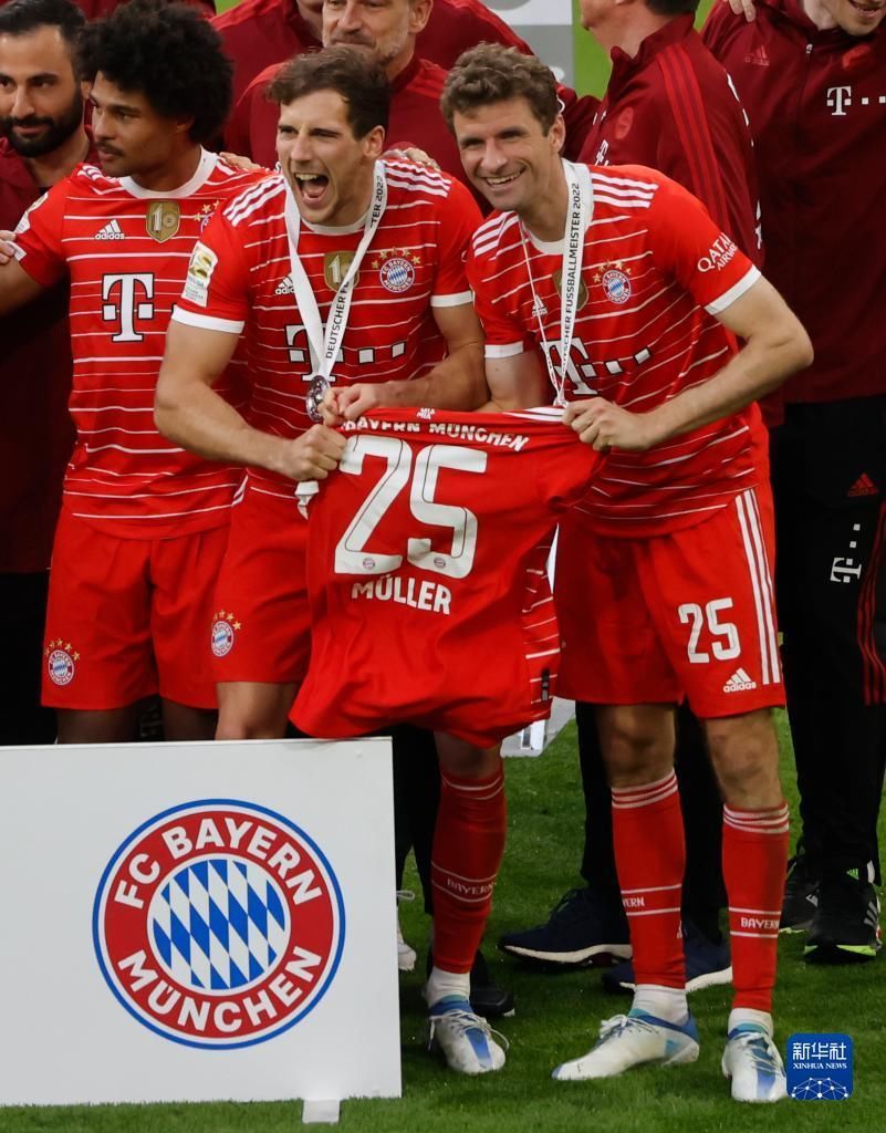 足球英超豪门逆风翻盘，球迷直呼太刺激