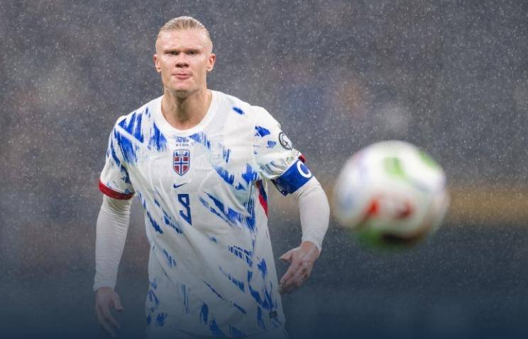 法国队11月大名单：姆巴佩领衔，坎特、谢尔基在列（法国队11月名单公布：姆巴佩挂帅，坎特与谢尔基入选）