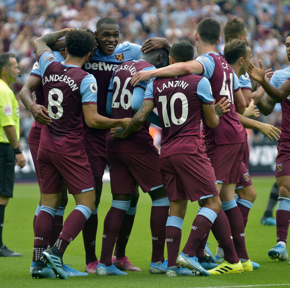 剑南春丨皇马客场0-0巴列卡诺，比赛平淡，巴尔韦德伤退（剑南春丨皇马客场0-0闷平巴列卡诺，场面沉闷，巴尔韦德伤退）